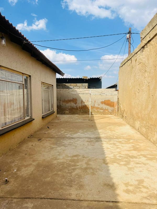 To Let 3 Bedroom Property for Rent in Braamfischerville Gauteng