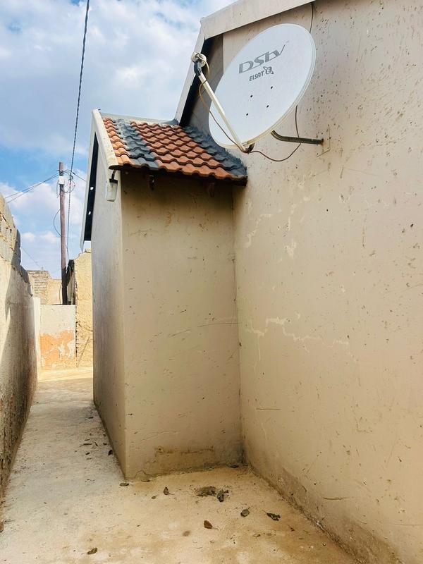 To Let 3 Bedroom Property for Rent in Braamfischerville Gauteng