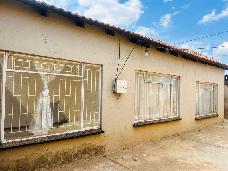 To Let 3 Bedroom Property for Rent in Braamfischerville Gauteng