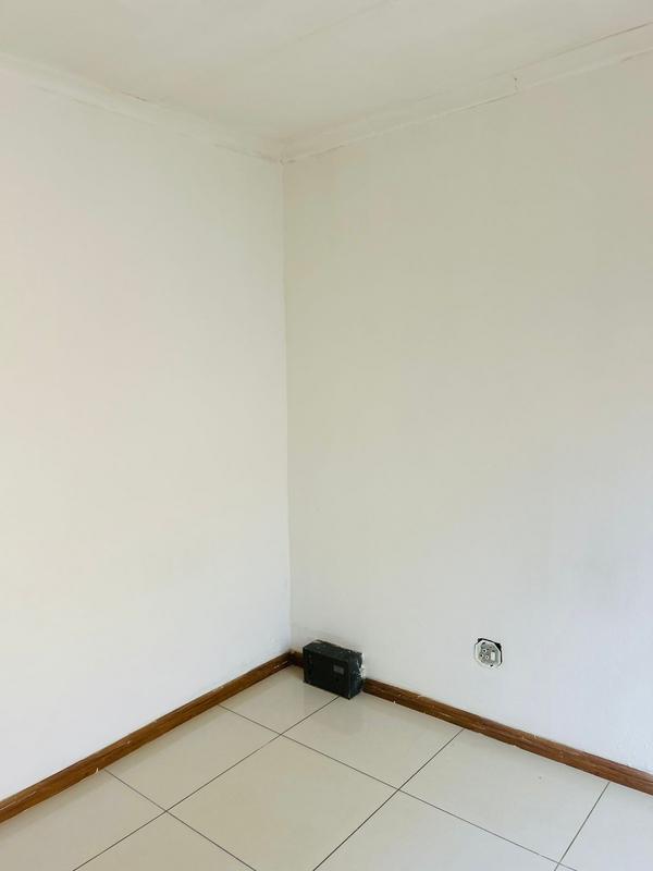 To Let 3 Bedroom Property for Rent in Braamfischerville Gauteng