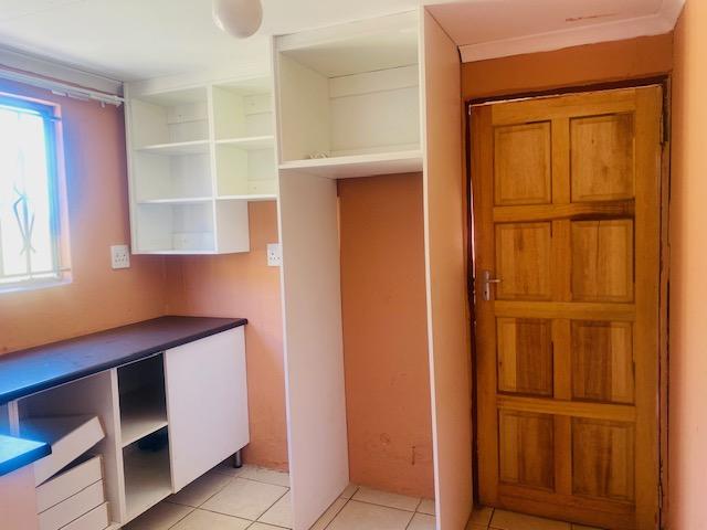 To Let 3 Bedroom Property for Rent in Protea Glen Gauteng