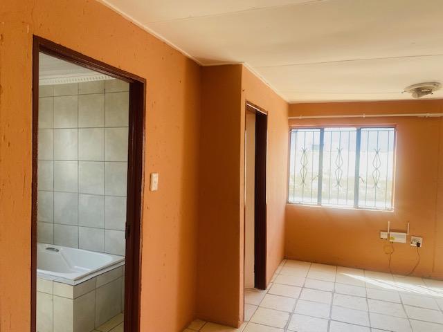 To Let 3 Bedroom Property for Rent in Protea Glen Gauteng
