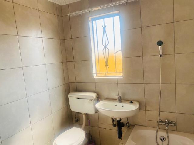To Let 3 Bedroom Property for Rent in Protea Glen Gauteng