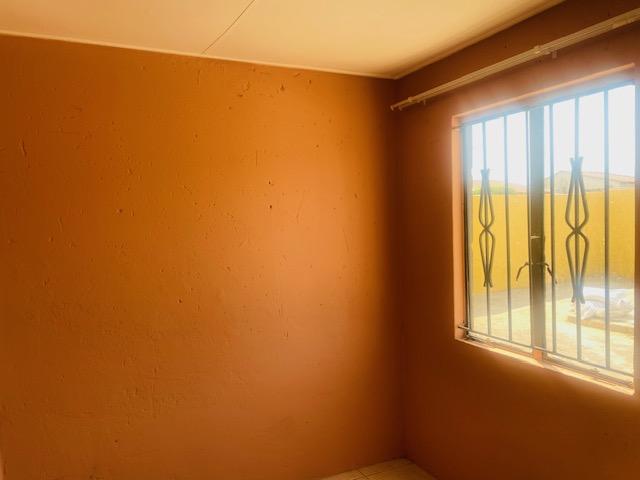 To Let 3 Bedroom Property for Rent in Protea Glen Gauteng