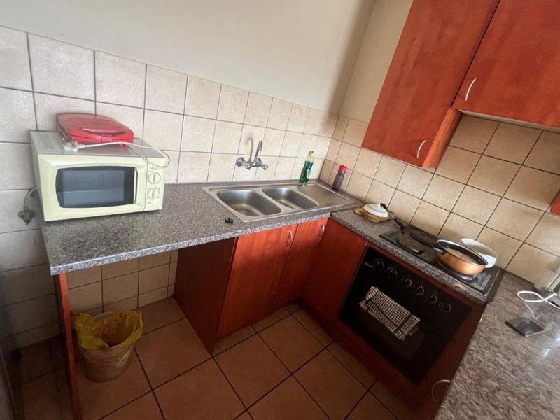 1 Bedroom Property for Sale in Grand Central Gauteng
