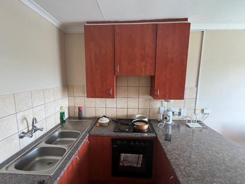1 Bedroom Property for Sale in Grand Central Gauteng