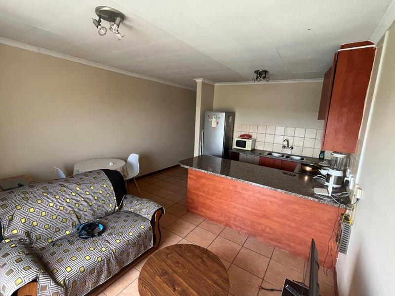 1 Bedroom Property for Sale in Grand Central Gauteng