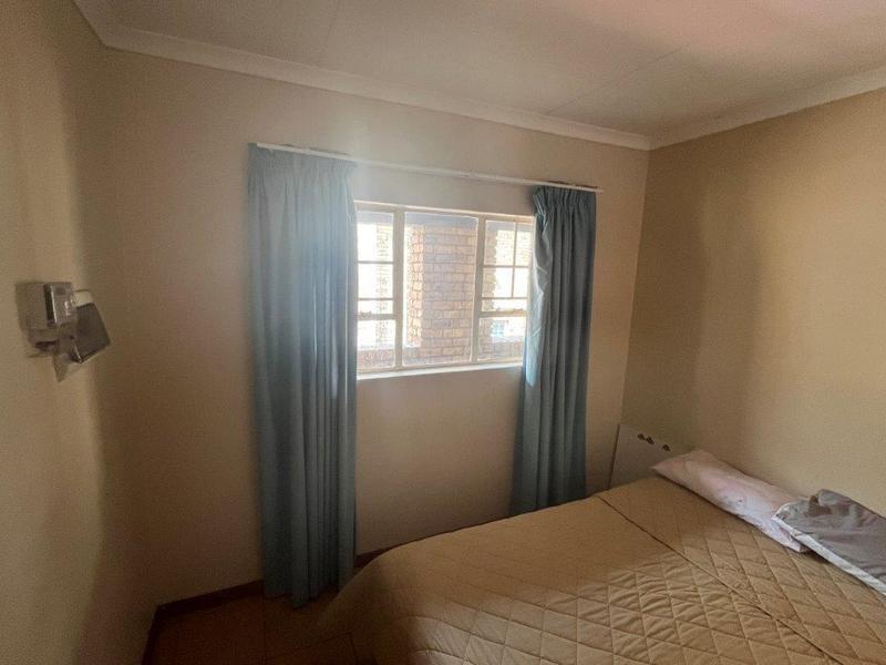 1 Bedroom Property for Sale in Grand Central Gauteng