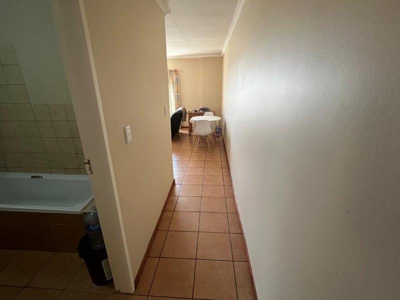1 Bedroom Property for Sale in Grand Central Gauteng