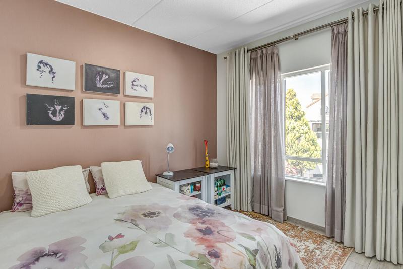 2 Bedroom Property for Sale in Sandton Gauteng