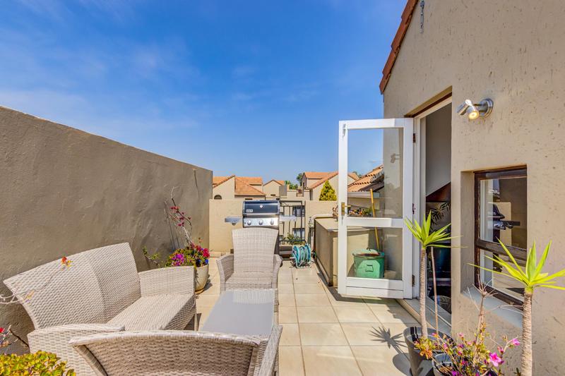 2 Bedroom Property for Sale in Sandton Gauteng