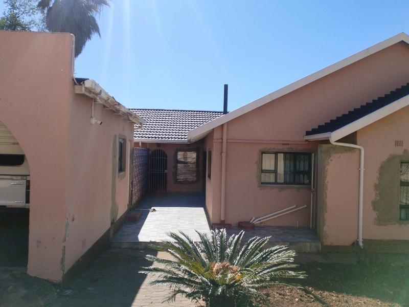 4 Bedroom Property for Sale in Alan Manor Gauteng
