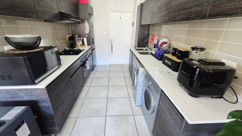1 Bedroom Property for Sale in Oakdene Gauteng