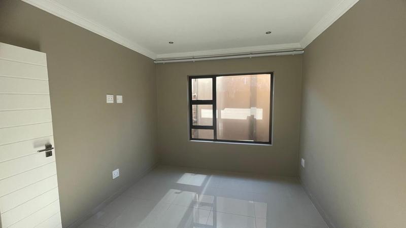 To Let 2 Bedroom Property for Rent in Erasmia Gauteng