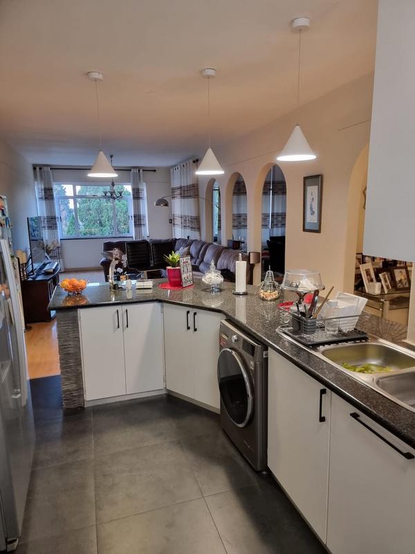 To Let 4 Bedroom Property for Rent in Bedfordview Gauteng