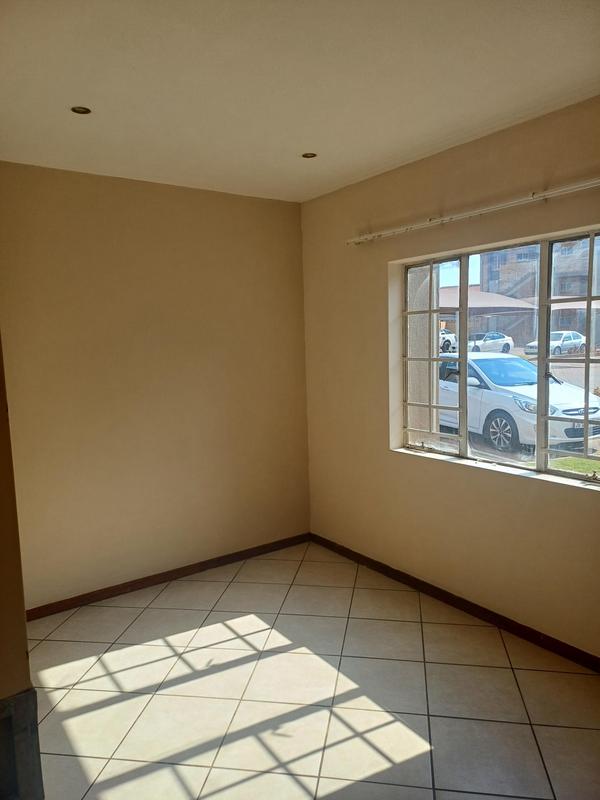 To Let 2 Bedroom Property for Rent in Stone Ridge Gauteng