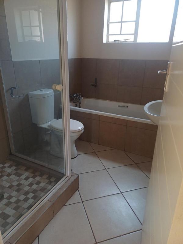 To Let 2 Bedroom Property for Rent in Stone Ridge Gauteng