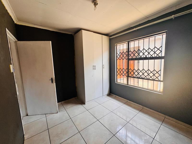 5 Bedroom Property for Sale in Riverlea Gauteng