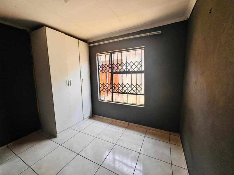 5 Bedroom Property for Sale in Riverlea Gauteng