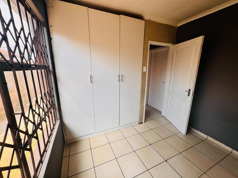 5 Bedroom Property for Sale in Riverlea Gauteng