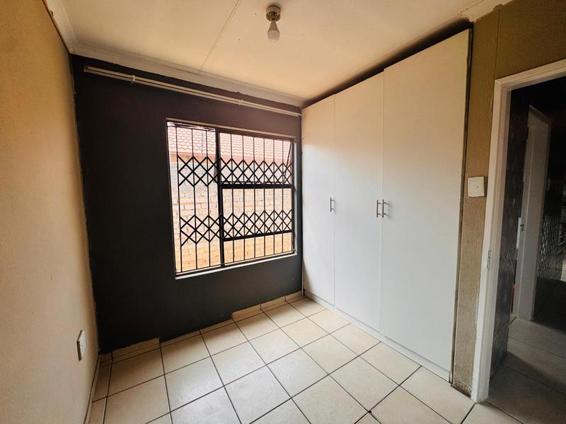 5 Bedroom Property for Sale in Riverlea Gauteng
