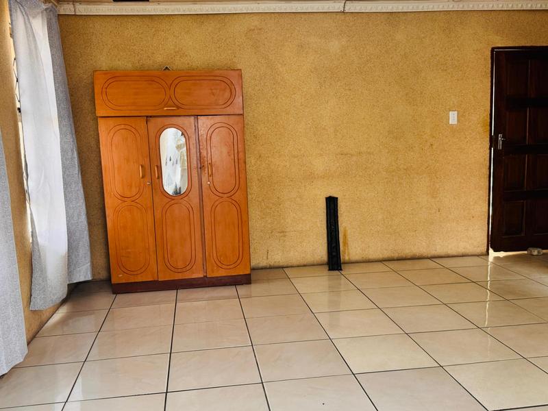 5 Bedroom Property for Sale in Riverlea Gauteng