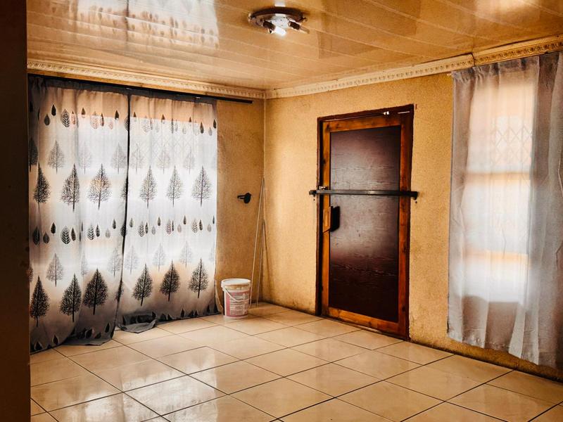 5 Bedroom Property for Sale in Riverlea Gauteng