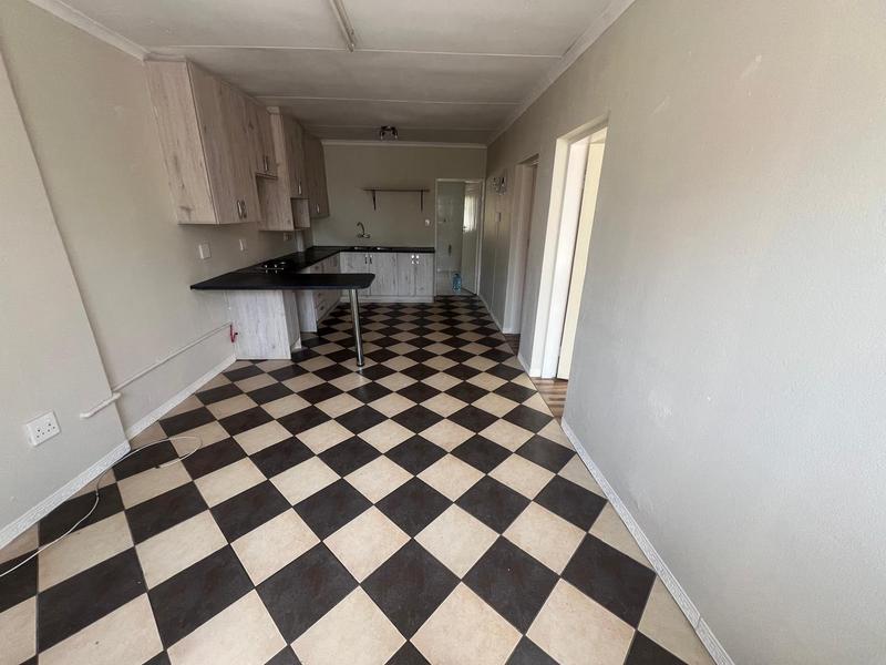 To Let 2 Bedroom Property for Rent in Greenhills Gauteng