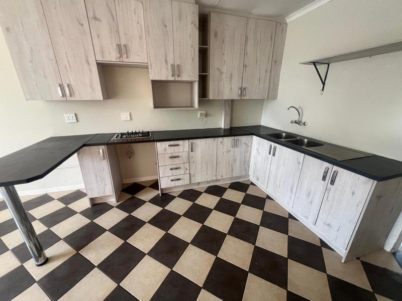 To Let 2 Bedroom Property for Rent in Greenhills Gauteng