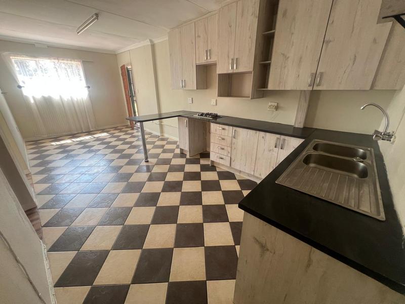 To Let 2 Bedroom Property for Rent in Greenhills Gauteng