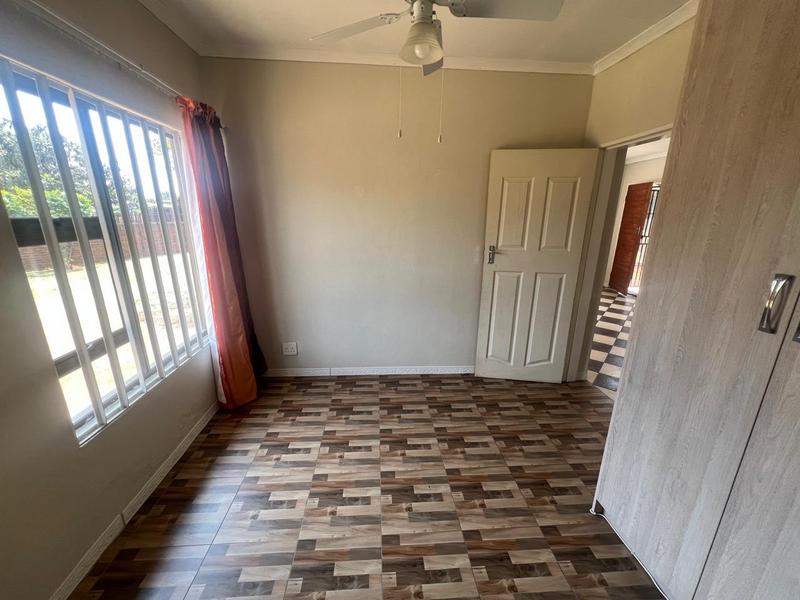 To Let 2 Bedroom Property for Rent in Greenhills Gauteng