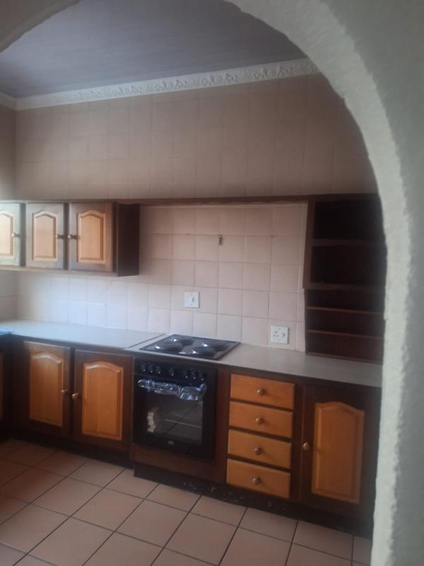 To Let 3 Bedroom Property for Rent in Florida Park Gauteng