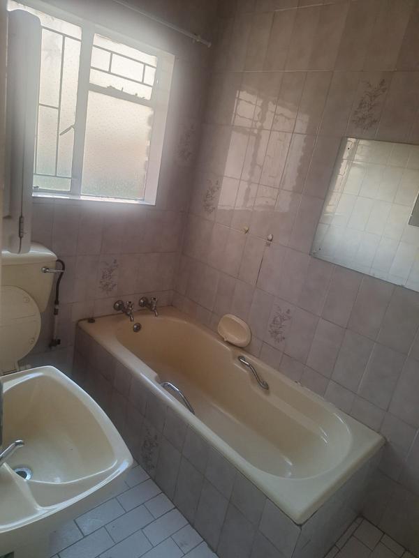 To Let 3 Bedroom Property for Rent in Florida Park Gauteng