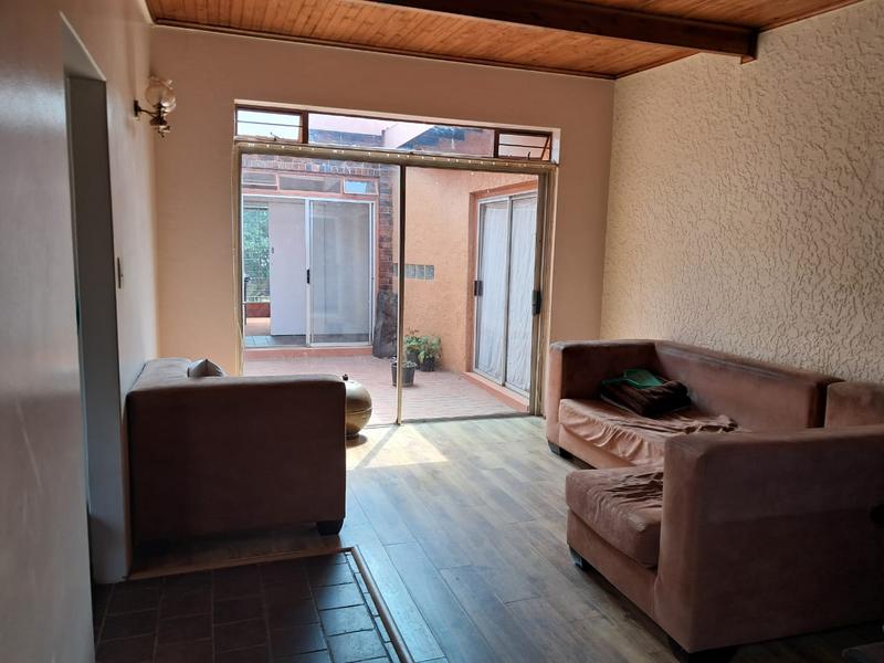 To Let 3 Bedroom Property for Rent in Weltevreden Park Gauteng