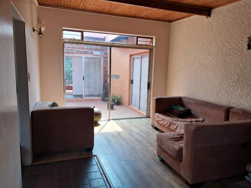 To Let 3 Bedroom Property for Rent in Weltevreden Park Gauteng