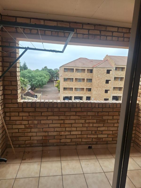 To Let 2 Bedroom Property for Rent in Wilro Park Gauteng