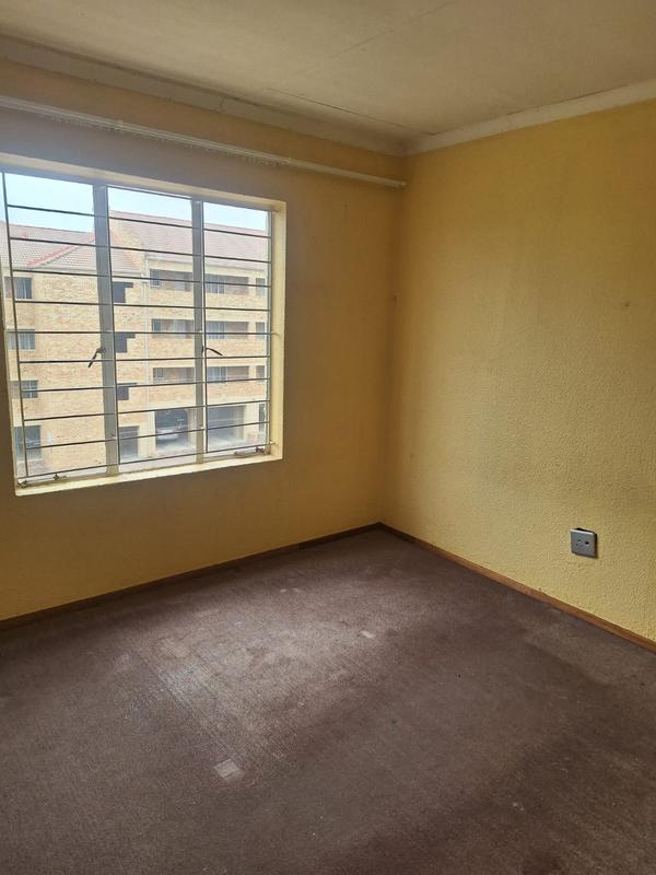 To Let 2 Bedroom Property for Rent in Wilro Park Gauteng