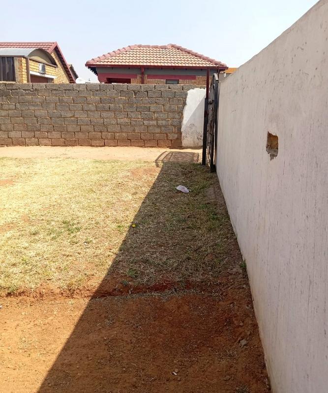 2 Bedroom Property for Sale in Protea Glen Gauteng