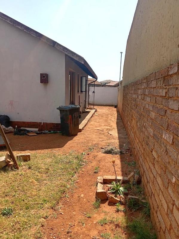 2 Bedroom Property for Sale in Protea Glen Gauteng