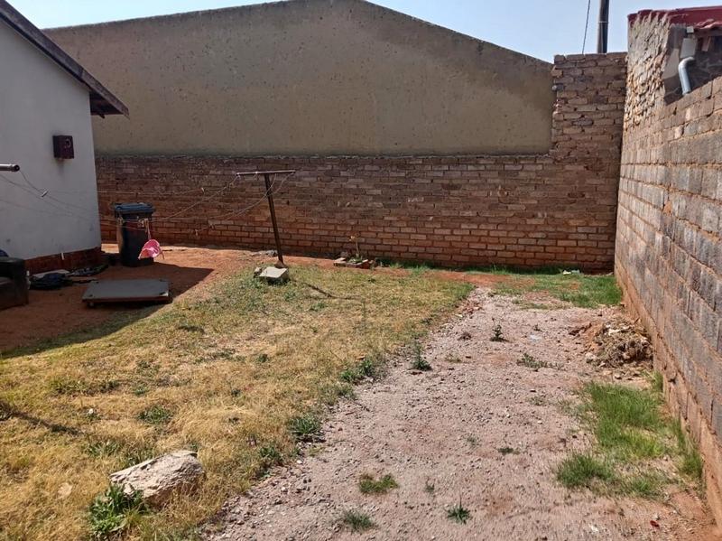 2 Bedroom Property for Sale in Protea Glen Gauteng