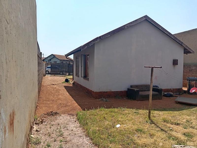 2 Bedroom Property for Sale in Protea Glen Gauteng