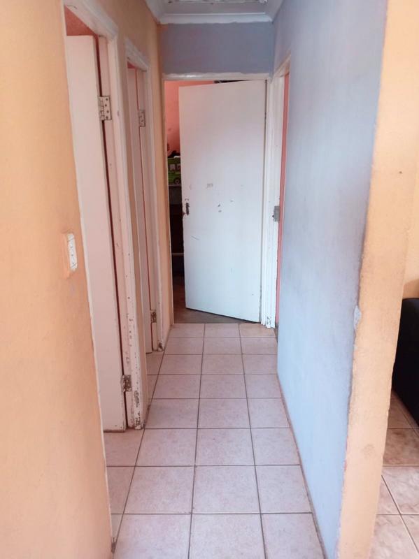 2 Bedroom Property for Sale in Protea Glen Gauteng
