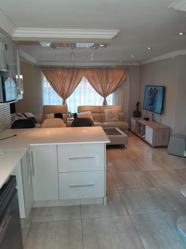 To Let 4 Bedroom Property for Rent in Dersley Gauteng