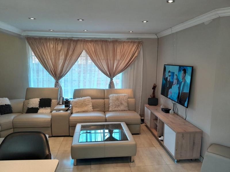 To Let 4 Bedroom Property for Rent in Dersley Gauteng