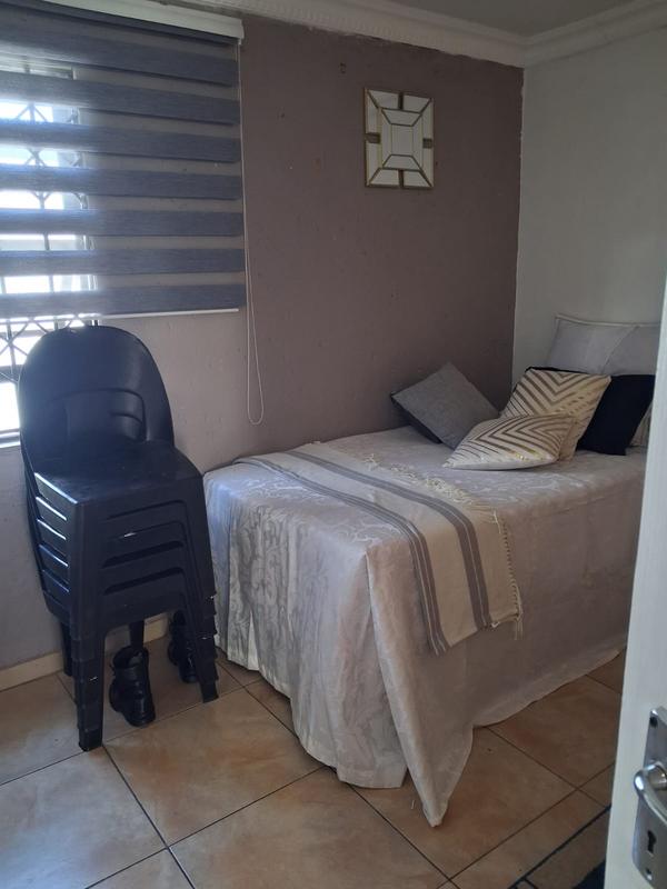 5 Bedroom Property for Sale in Protea Glen Gauteng