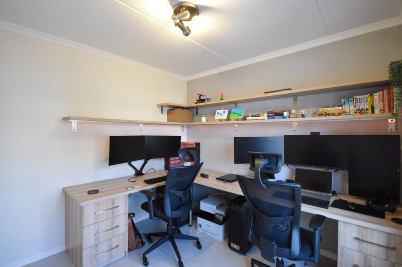 2 Bedroom Property for Sale in Golden Fields Estate Gauteng