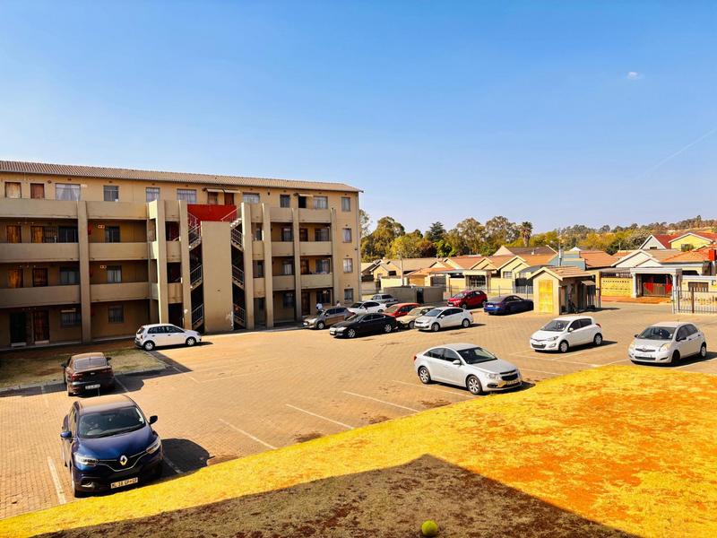 2 Bedroom Property for Sale in Fleurhof Gauteng