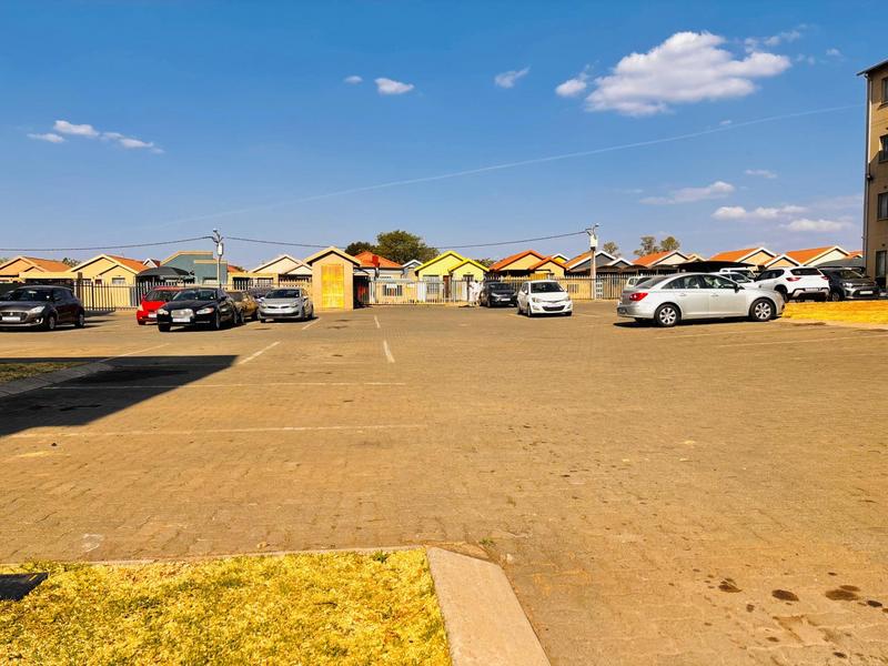 2 Bedroom Property for Sale in Fleurhof Gauteng
