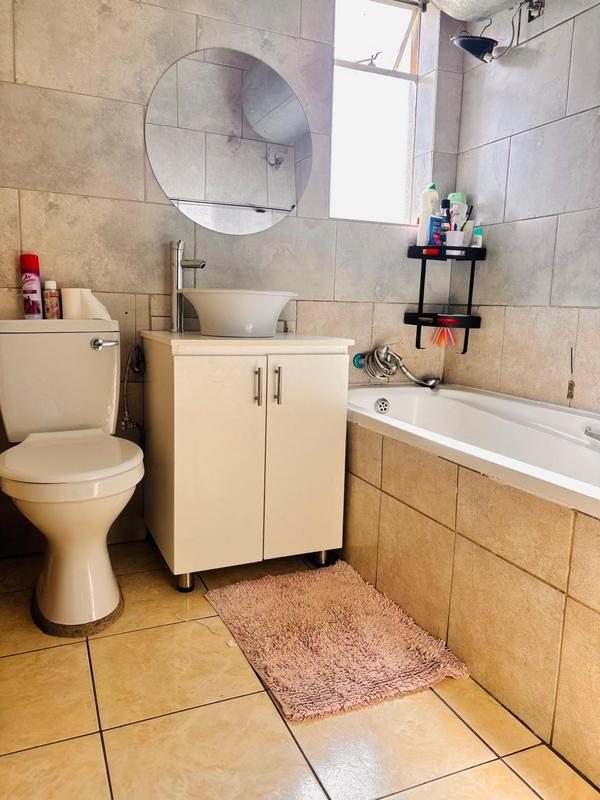 2 Bedroom Property for Sale in Fleurhof Gauteng