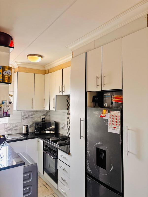 2 Bedroom Property for Sale in Fleurhof Gauteng